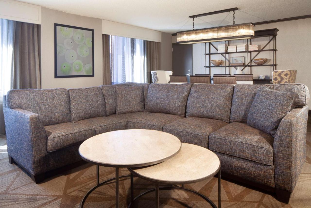 Parlor Room with Sofabed at Hilton Parsippany