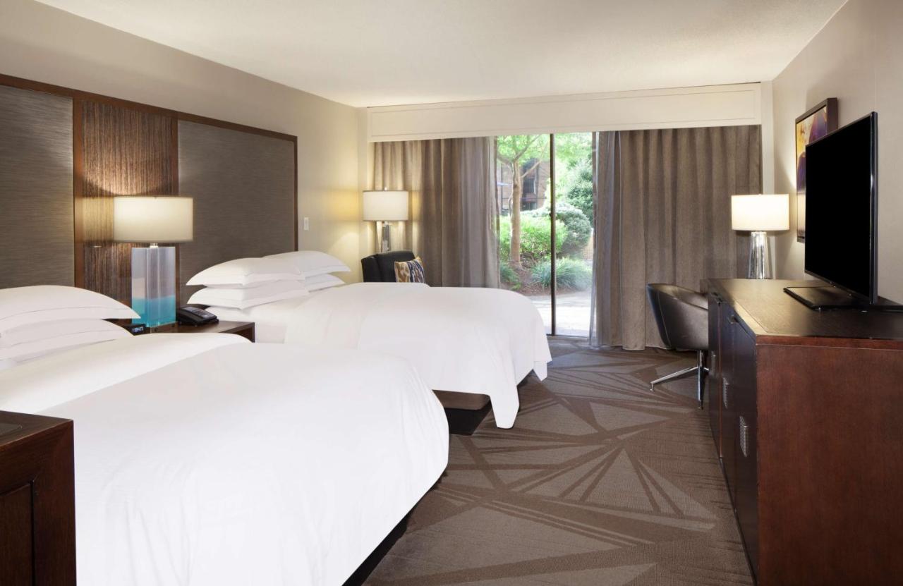 Room with Two Double Beds - Pool Side at Hilton Parsippany