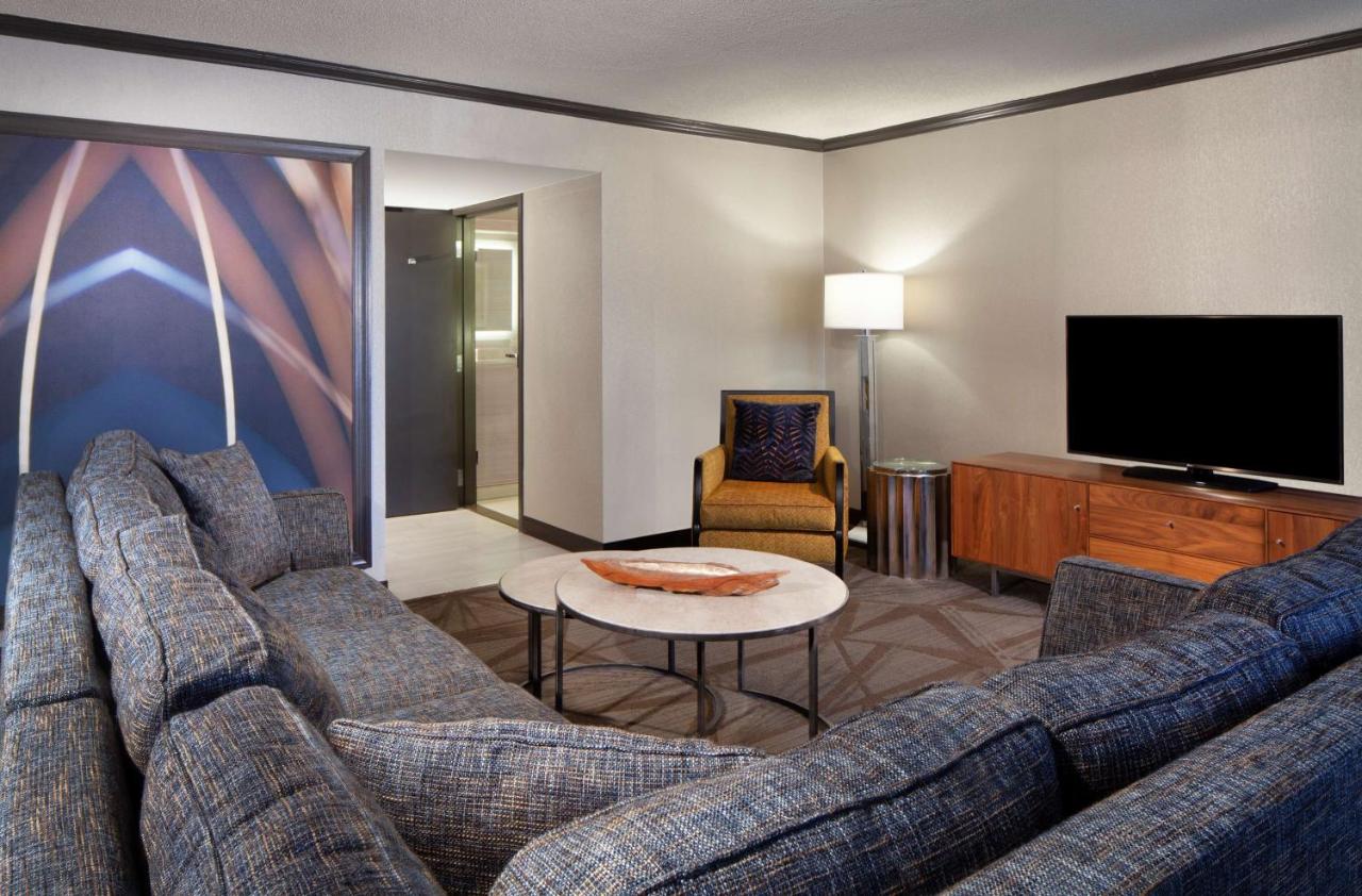 Parlor Room with Sofabed at Hilton Parsippany