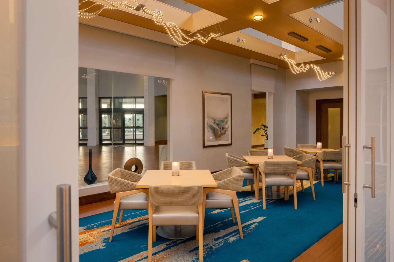 | DoubleTree by Hilton Pittsburgh - Cranberry