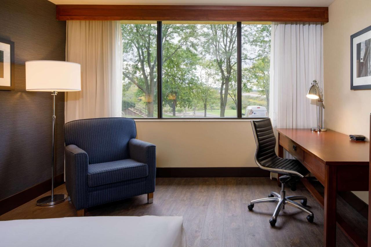 | DoubleTree by Hilton Pittsburgh - Cranberry