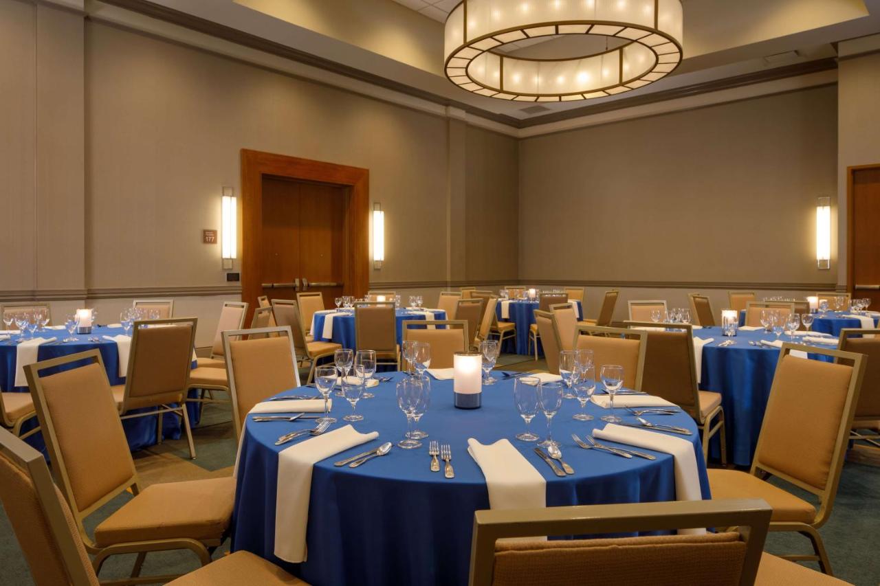 | DoubleTree by Hilton Pittsburgh - Cranberry