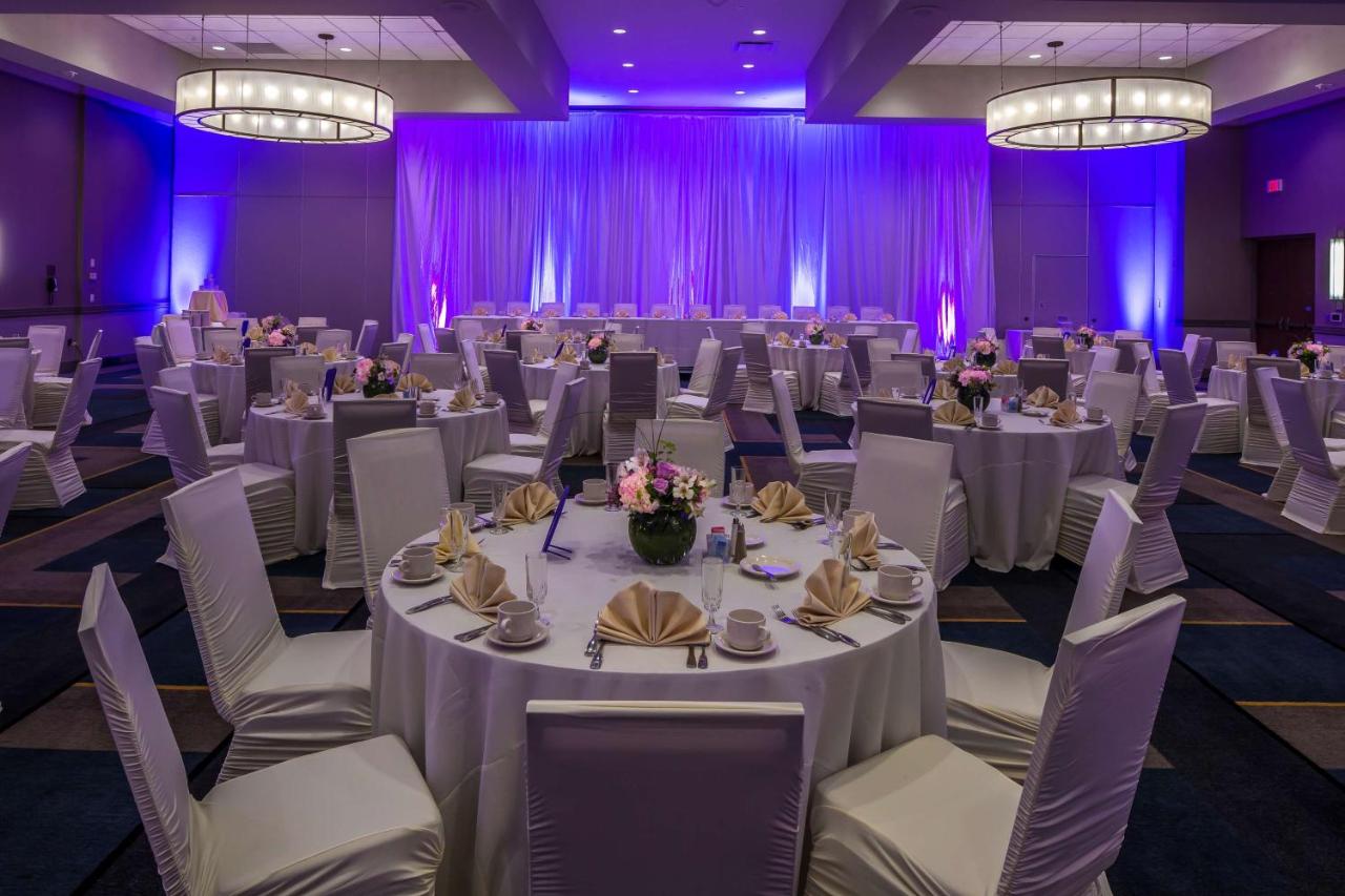 | DoubleTree by Hilton Pittsburgh - Cranberry