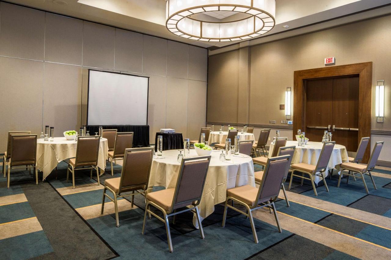| DoubleTree by Hilton Pittsburgh - Cranberry