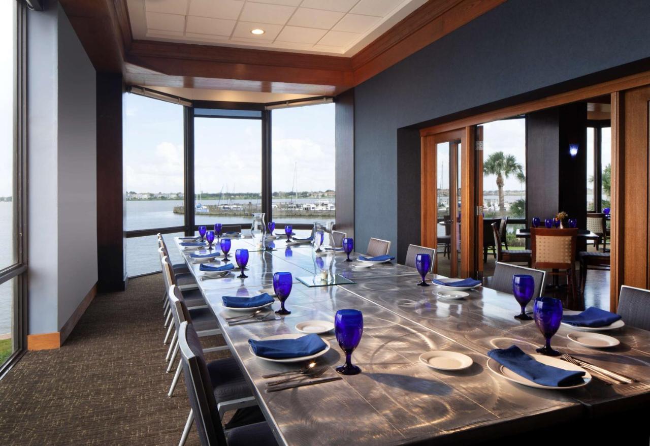 | Hilton Houston NASA Clear Lake