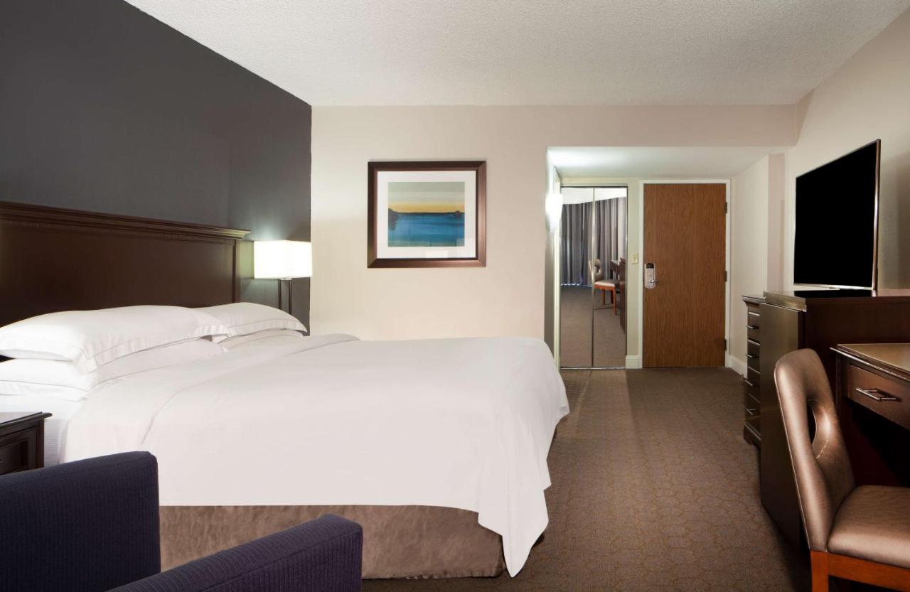 | Hilton Houston NASA Clear Lake