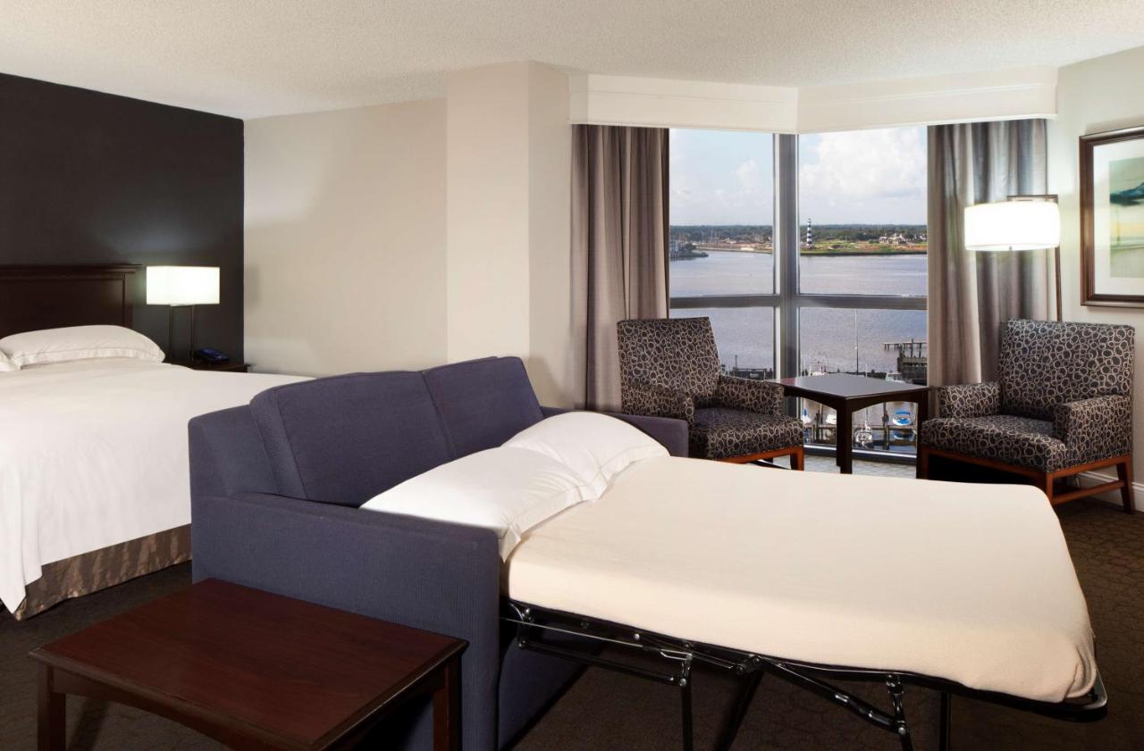 | Hilton Houston NASA Clear Lake
