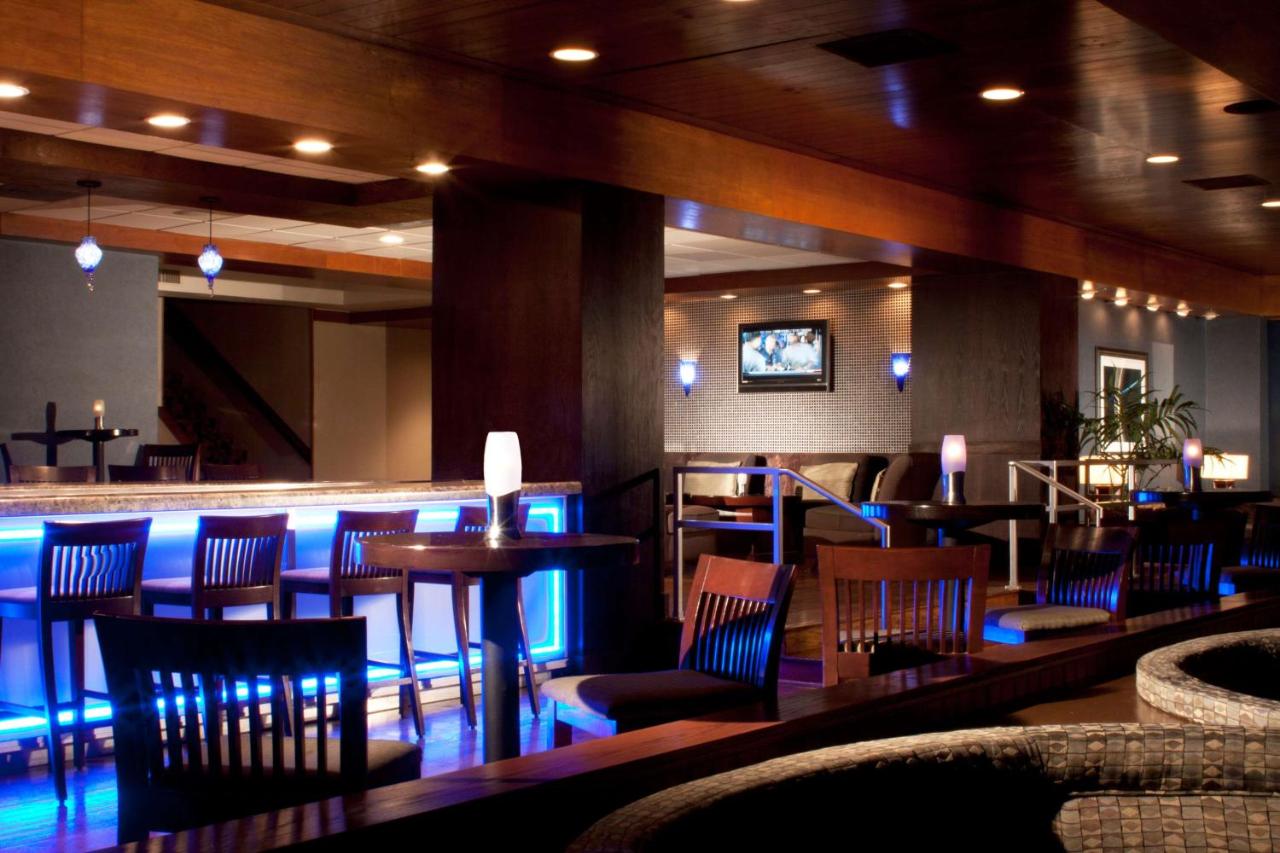 | Hilton Houston NASA Clear Lake