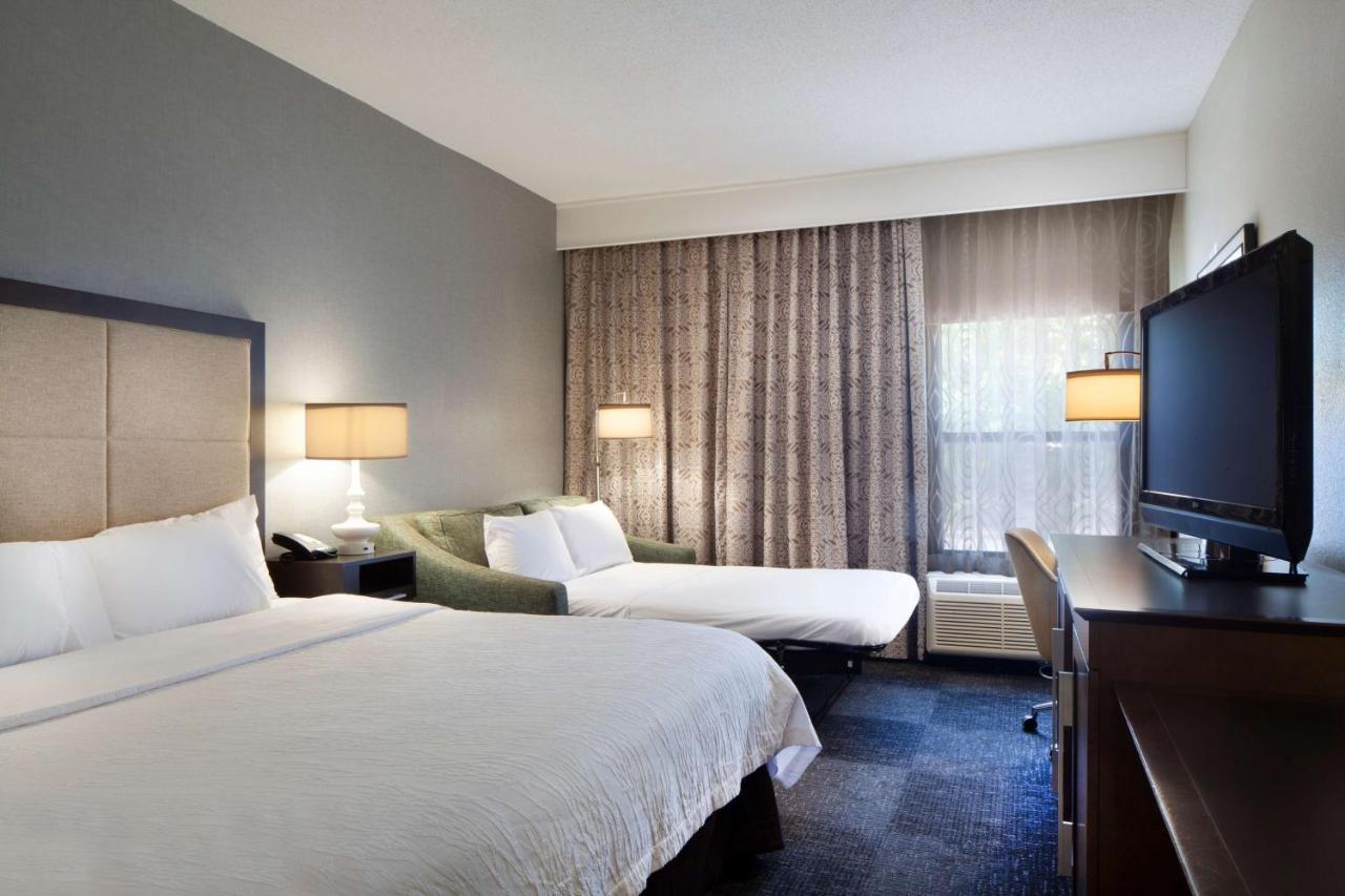King Study Room with Sofa Bed - Non-Smoking at Hampton Inn Lawrenceville