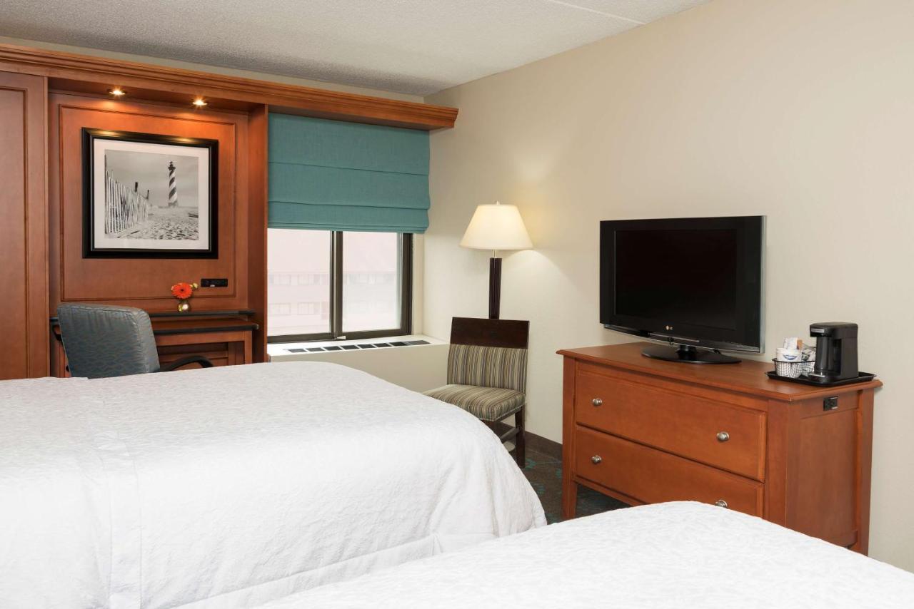 Queen Room with Two Queen Beds at Ann Arbor North Inn