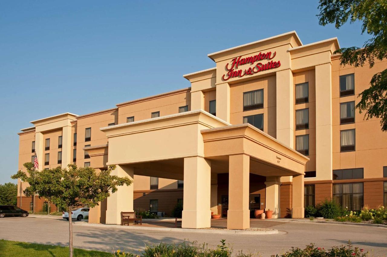 | Hampton Inn & Suites Bloomington Normal