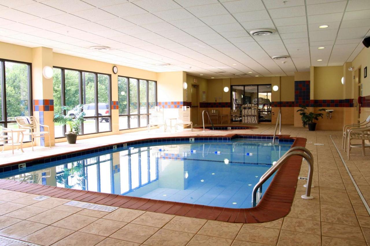| Hampton Inn & Suites Bloomington Normal