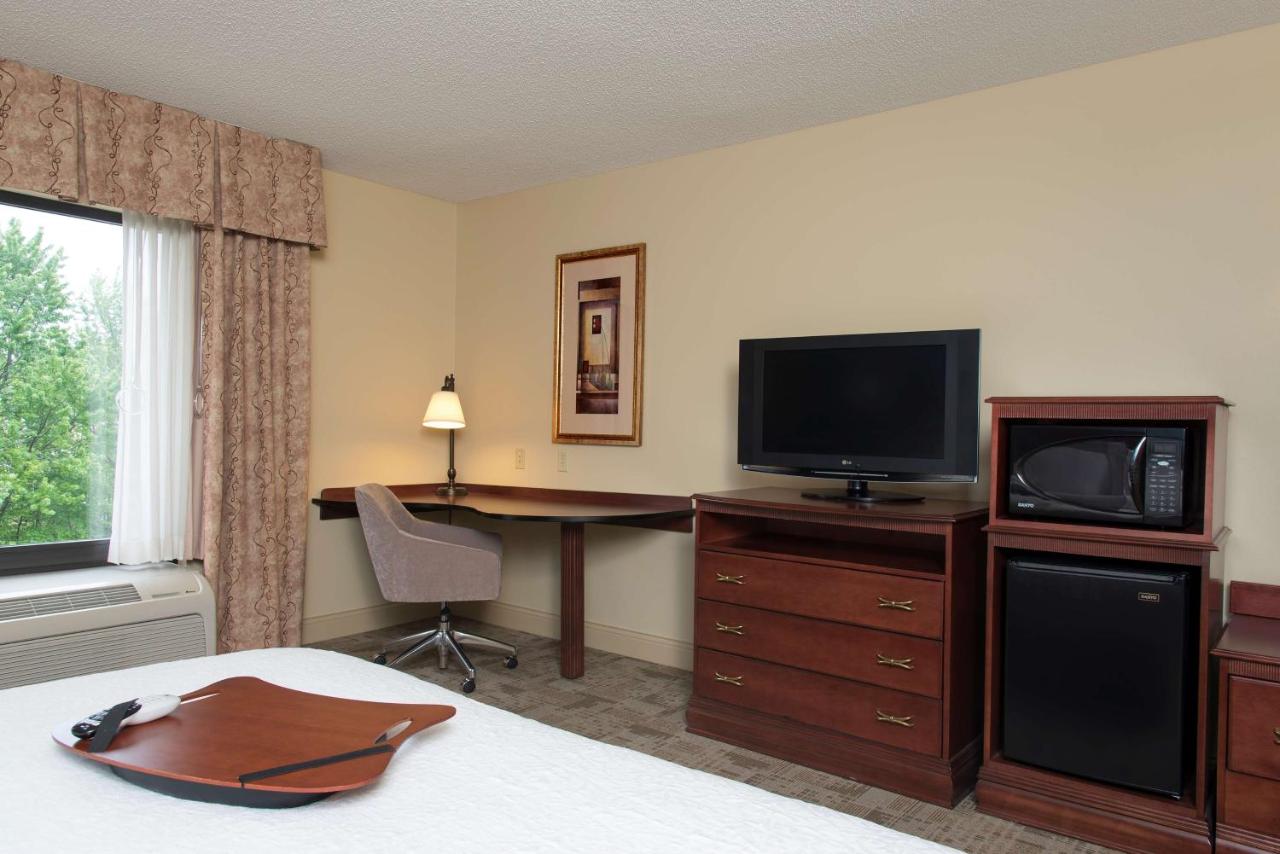 | Hampton Inn & Suites Bloomington Normal