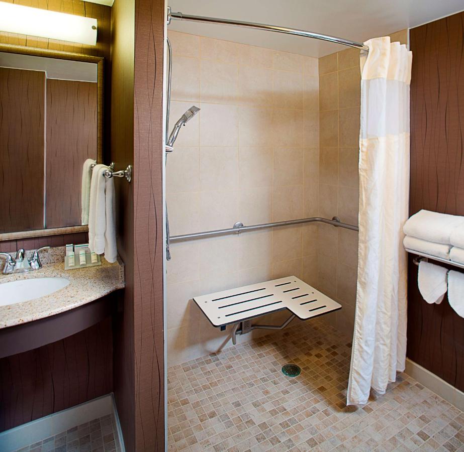 | Hilton Garden Inn Hartford North-Bradley International Airport