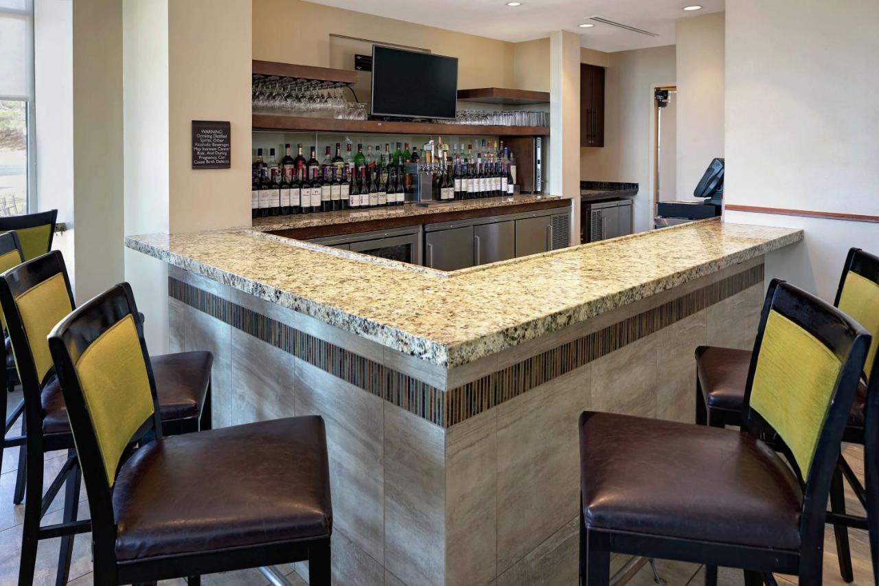 | Hilton Garden Inn Hartford North-Bradley International Airport