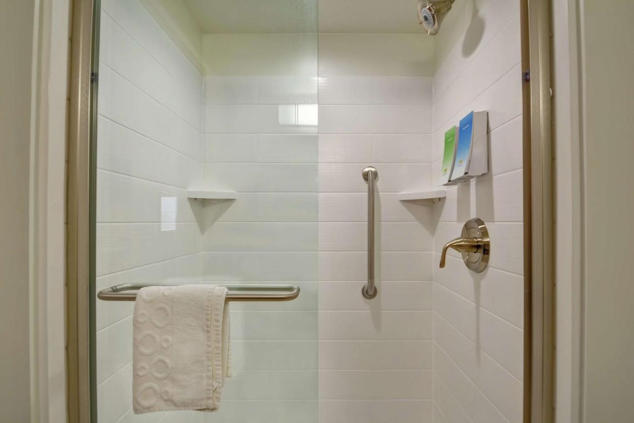 Queen Studio with Two Queen Beds - Hearing Accessible/Non-Smoking at Home2 Suites by Hilton Madison Huntsville Airport