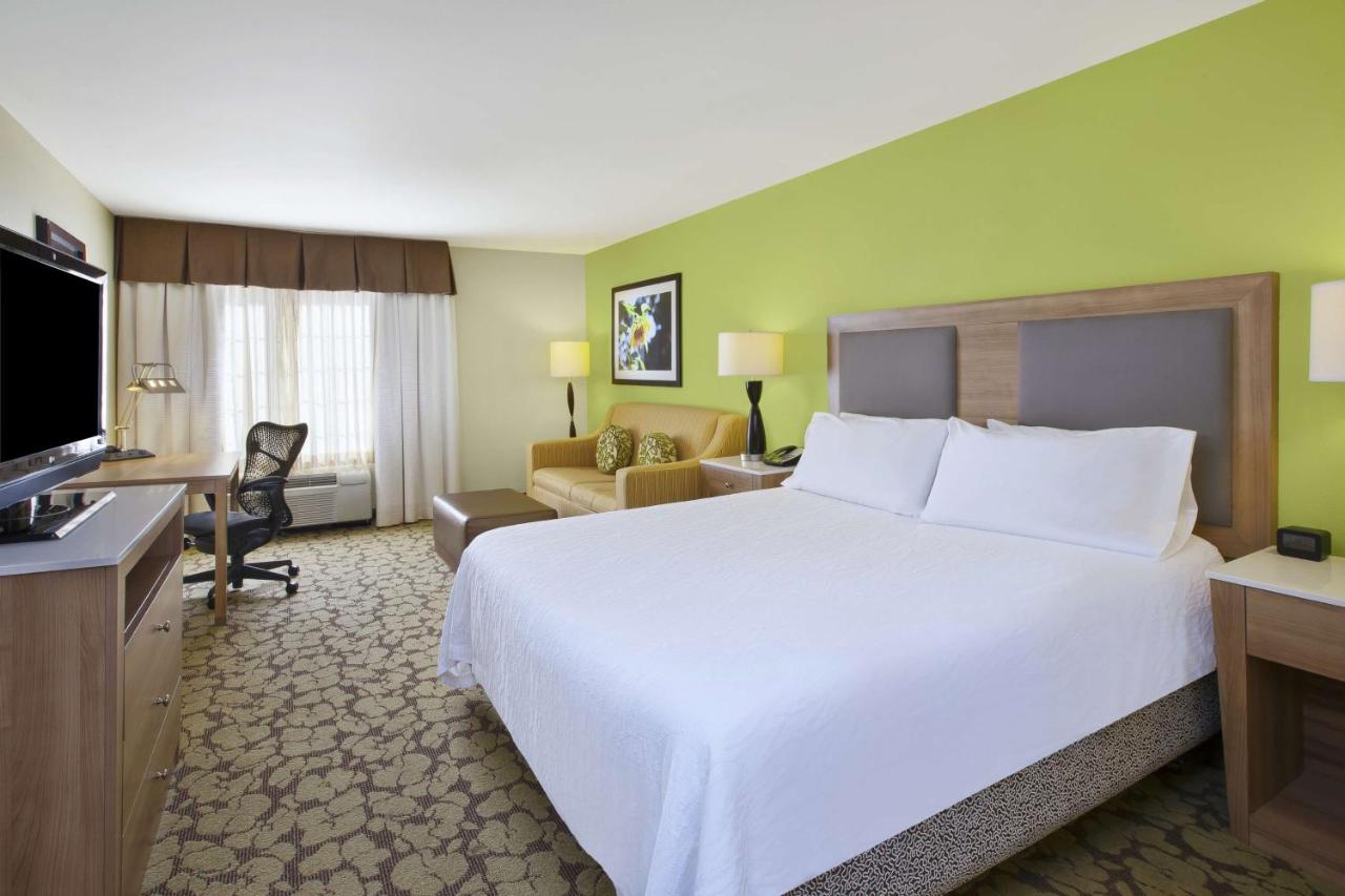 King Room with Bath Tub - Mobility/Hearing Accessible - Non-Smoking at Hilton Garden Inn Wichita