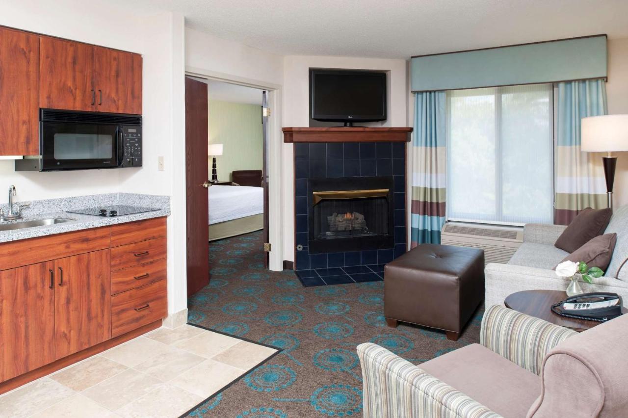 King Suite with Sofa Bed at Hampton Inn and Suites Kokomo