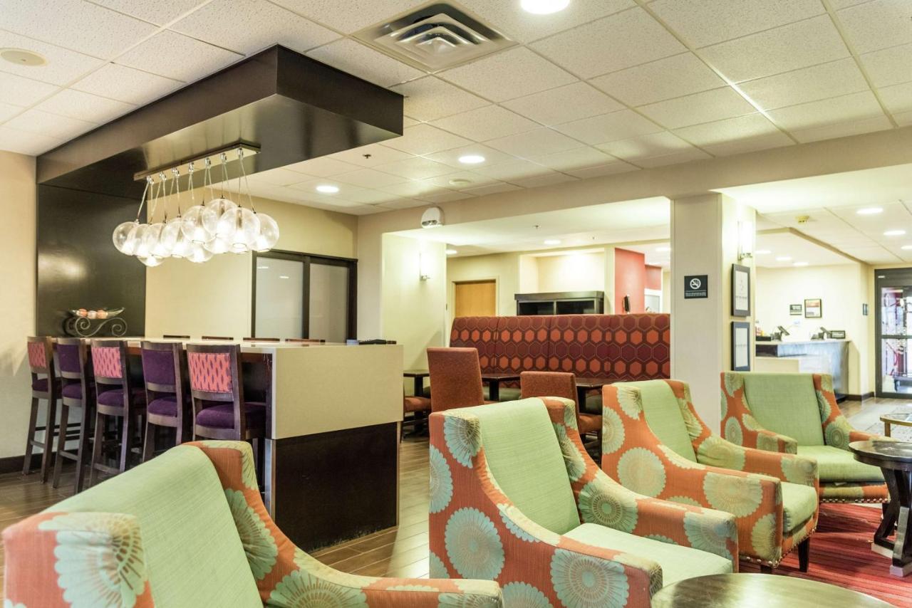 | Hampton Inn Muskegon