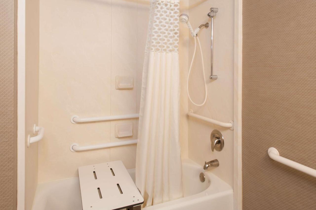 | Hampton Inn Muskegon