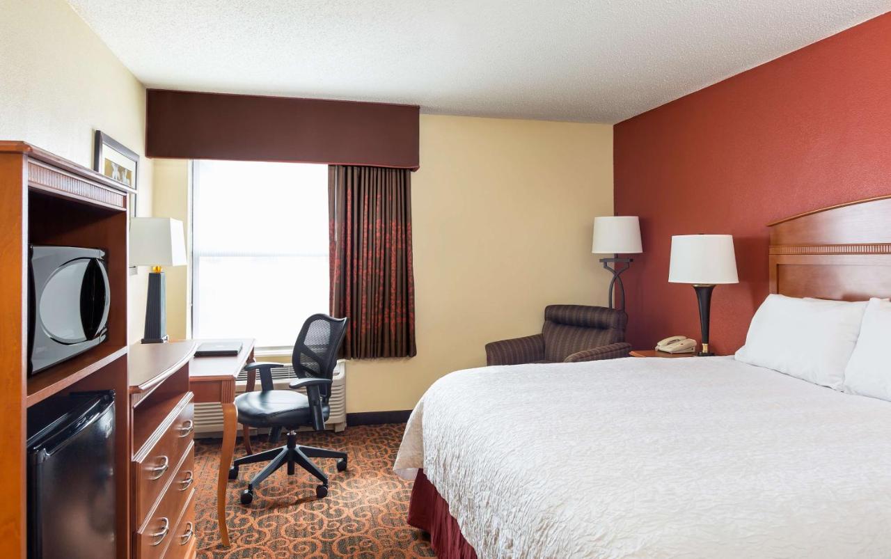 King Room - Non-Smoking at Hampton Inn Minneapolis/Burnsville