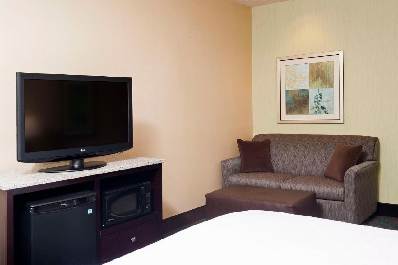 King Studio Suite with Sofa Bed - Non-Smoking at Irish Lodge South Bend