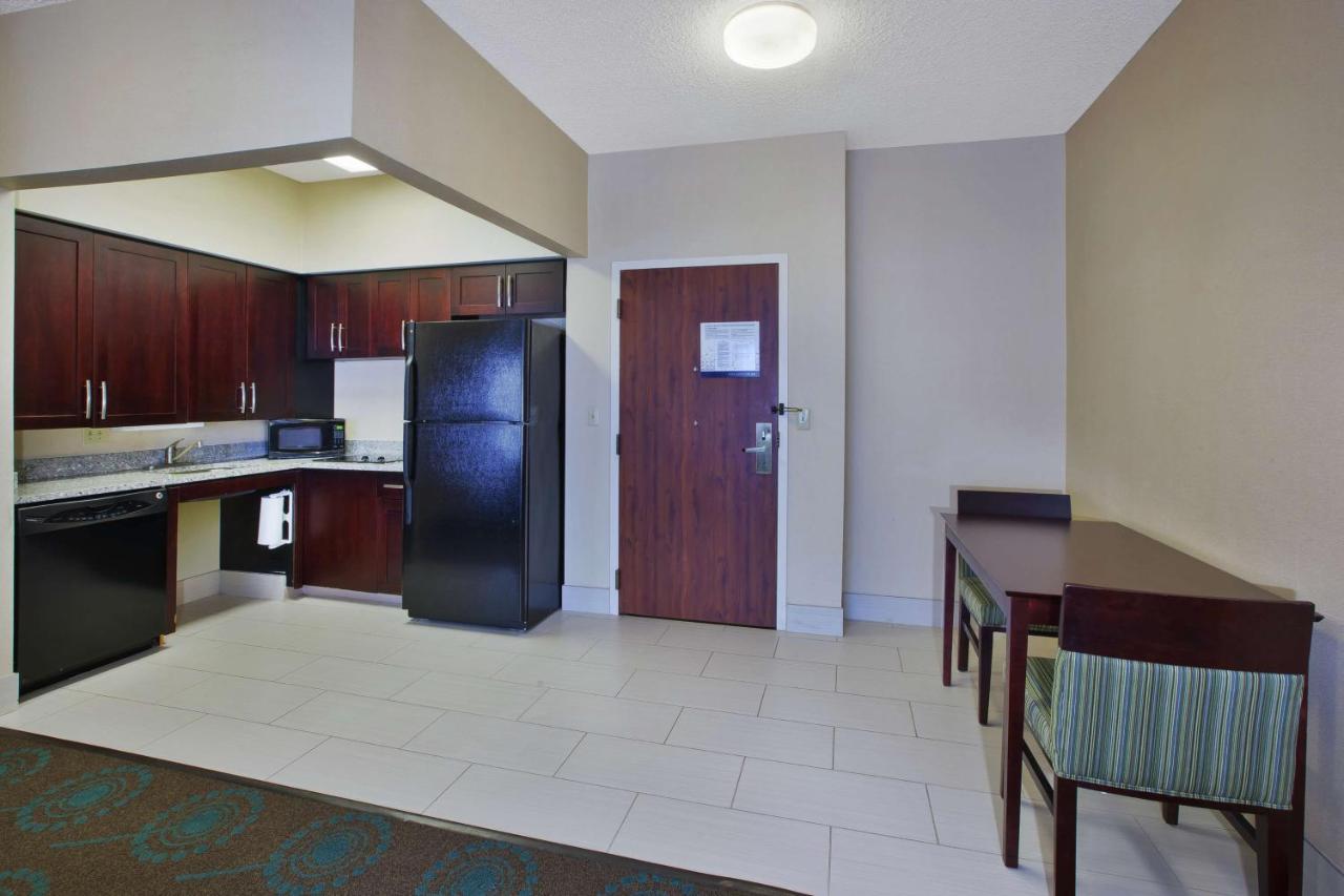 King Room - Disability Access - Non-Smoking at Irish Lodge South Bend