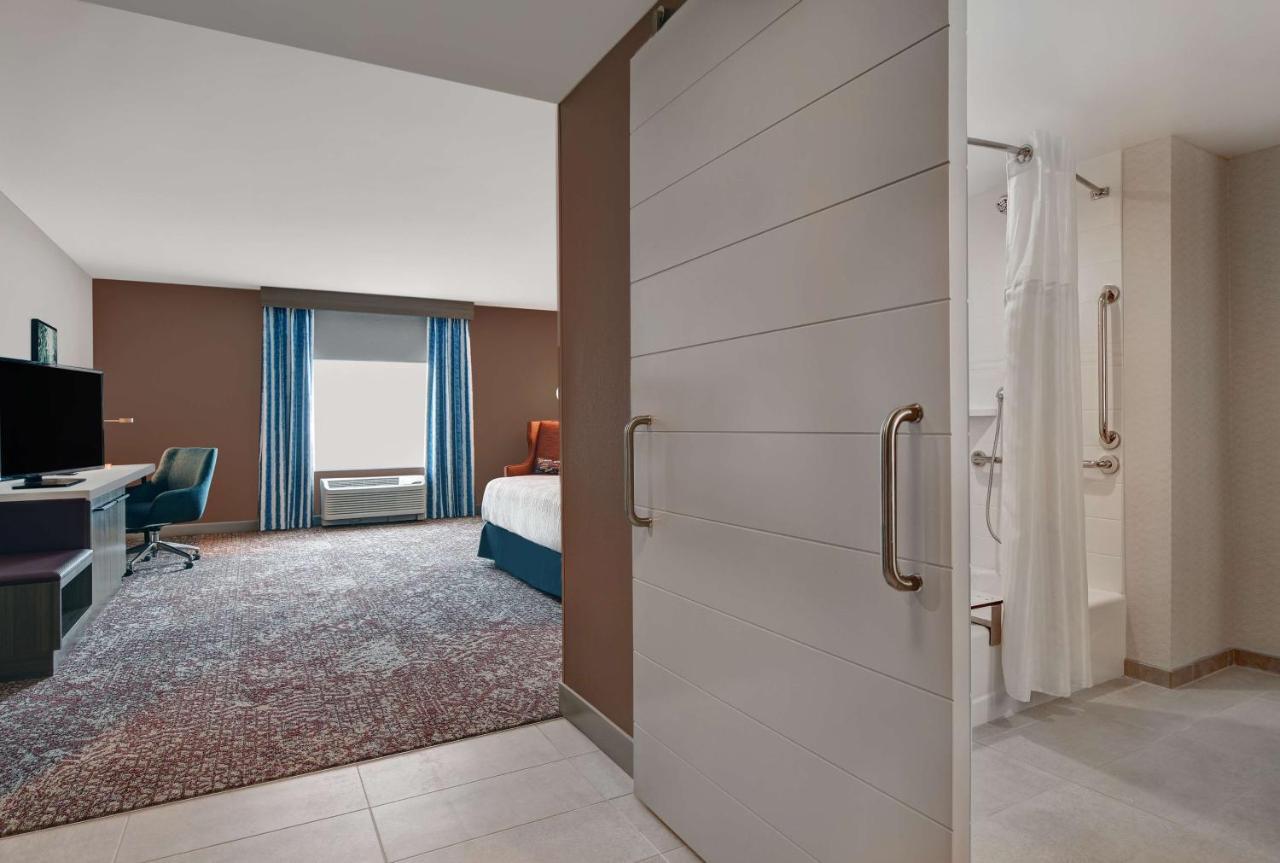 King Room - Mobility Accessible at Hilton Garden Inn Madison Huntsville Airport