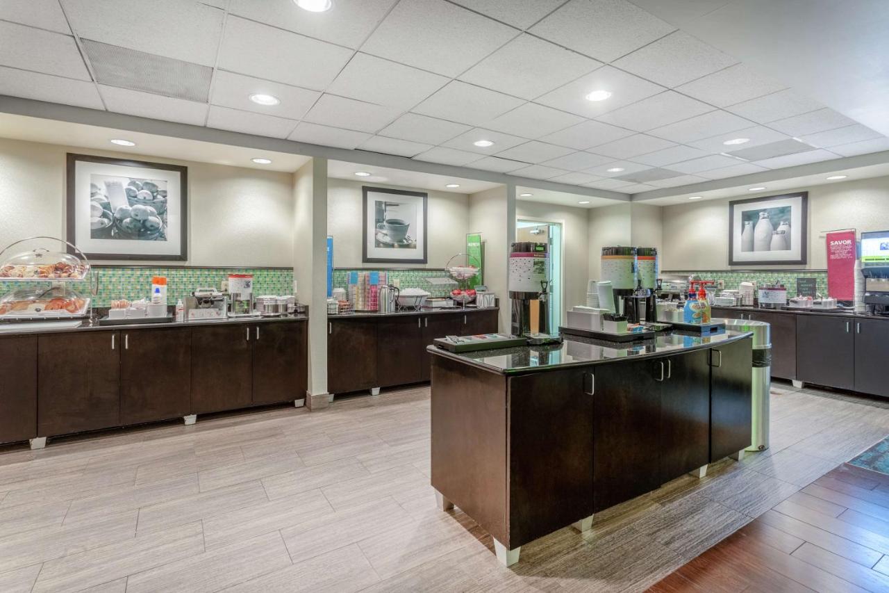 | Hampton Inn Richmond - South