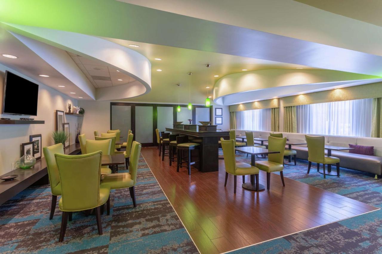 | Hampton Inn Richmond - South
