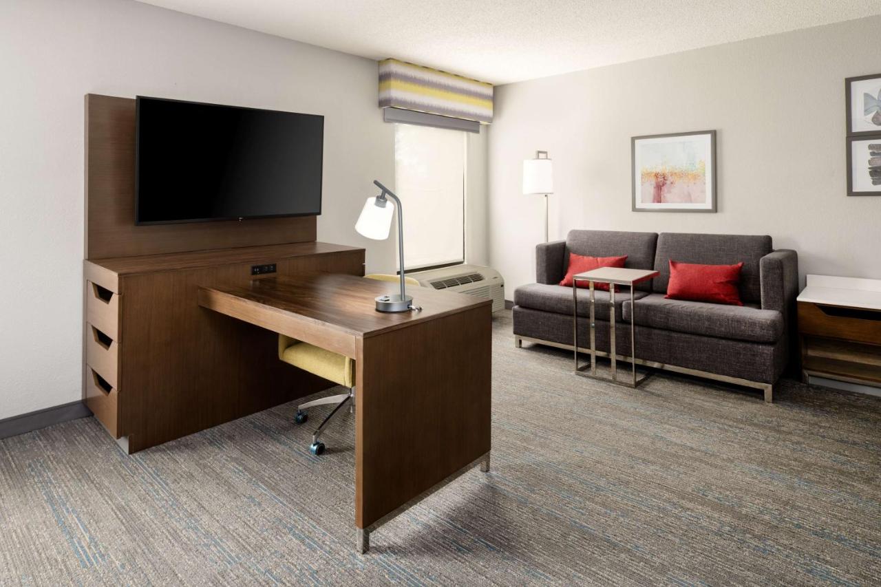One-Bedroom King Suite at Hampton Inn Richmond-Southwest-Hull Street