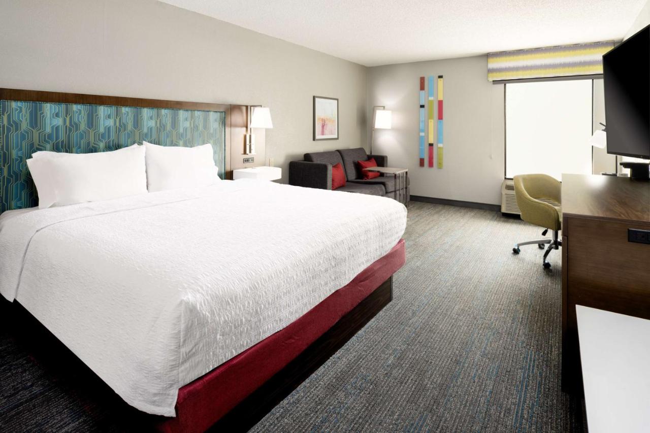 King Study Room - Non-Smoking at Hampton Inn Richmond-Southwest-Hull Street