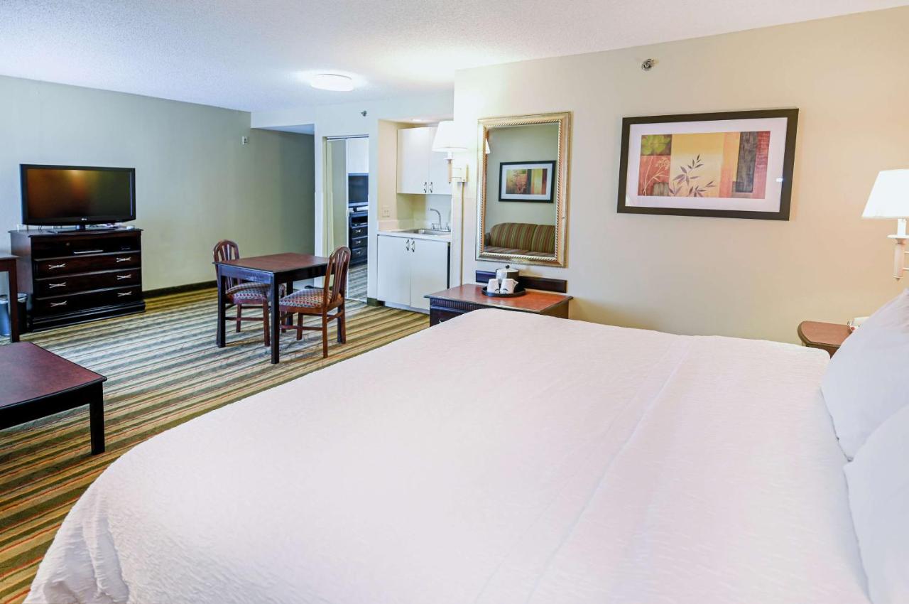 One-Bedroom King Suite at Hampton Inn Richmond-Southwest-Hull Street