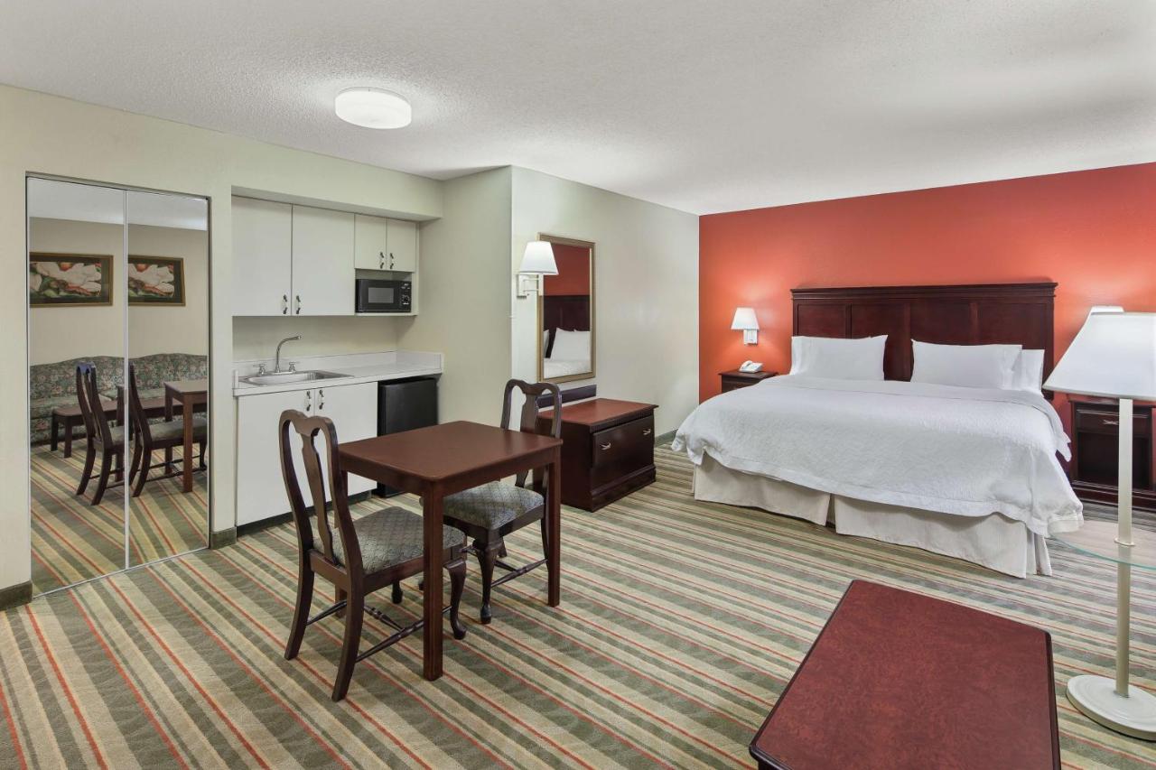 King Suite with Sofa Bed - Non-Smoking at Hampton Inn Richmond-Southwest-Hull Street