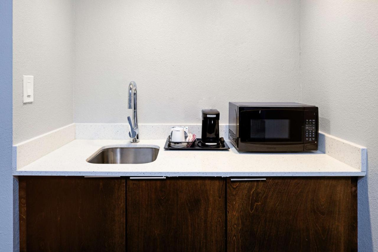 One-Bedroom King Suite at Hampton Inn Richmond-Southwest-Hull Street