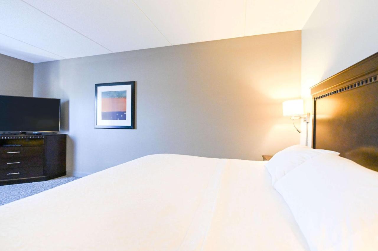 King Room - Non-Smoking at Hampton Inn Suites Smithfield