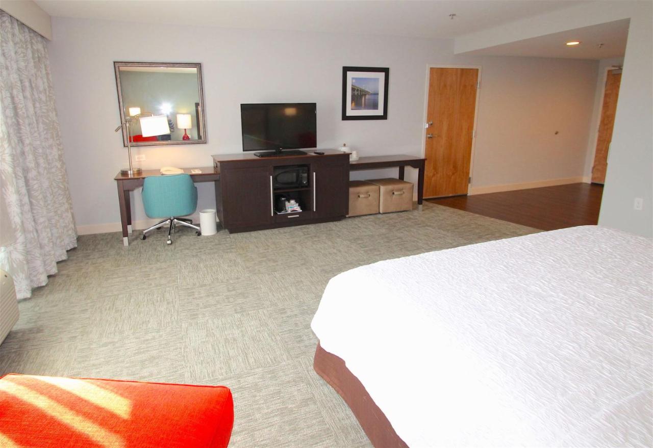 King Room - Non-Smoking at Hampton Inn Suffolk