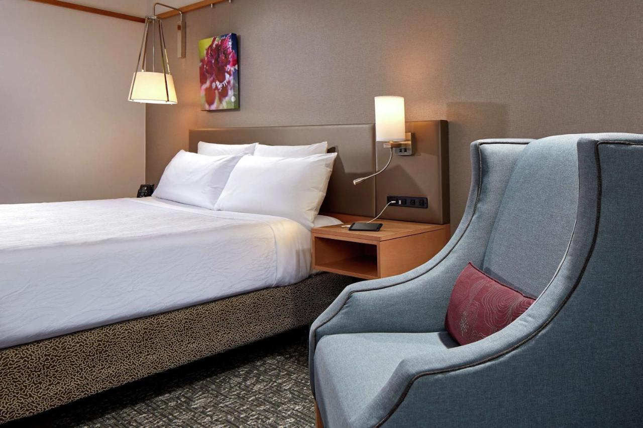 King Room - Hearing Accessible at Hilton Garden Inn Portland/Lake Oswego