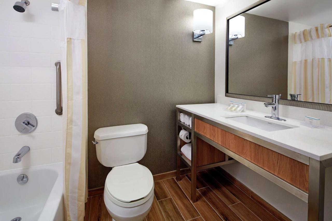 King Room - Hearing Accessible at Hilton Garden Inn Portland/Lake Oswego