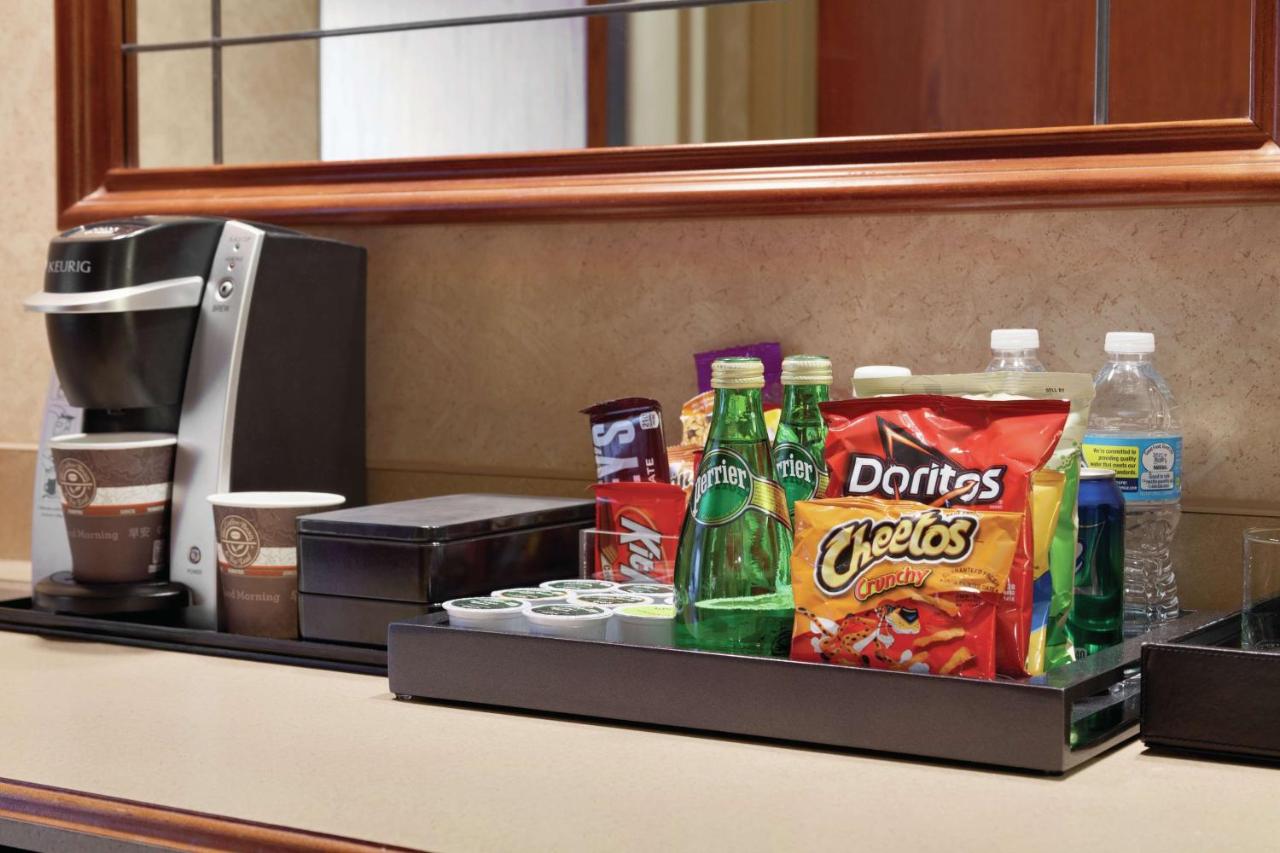 Premium King Room at Hilton Garden Inn Portland/Lake Oswego