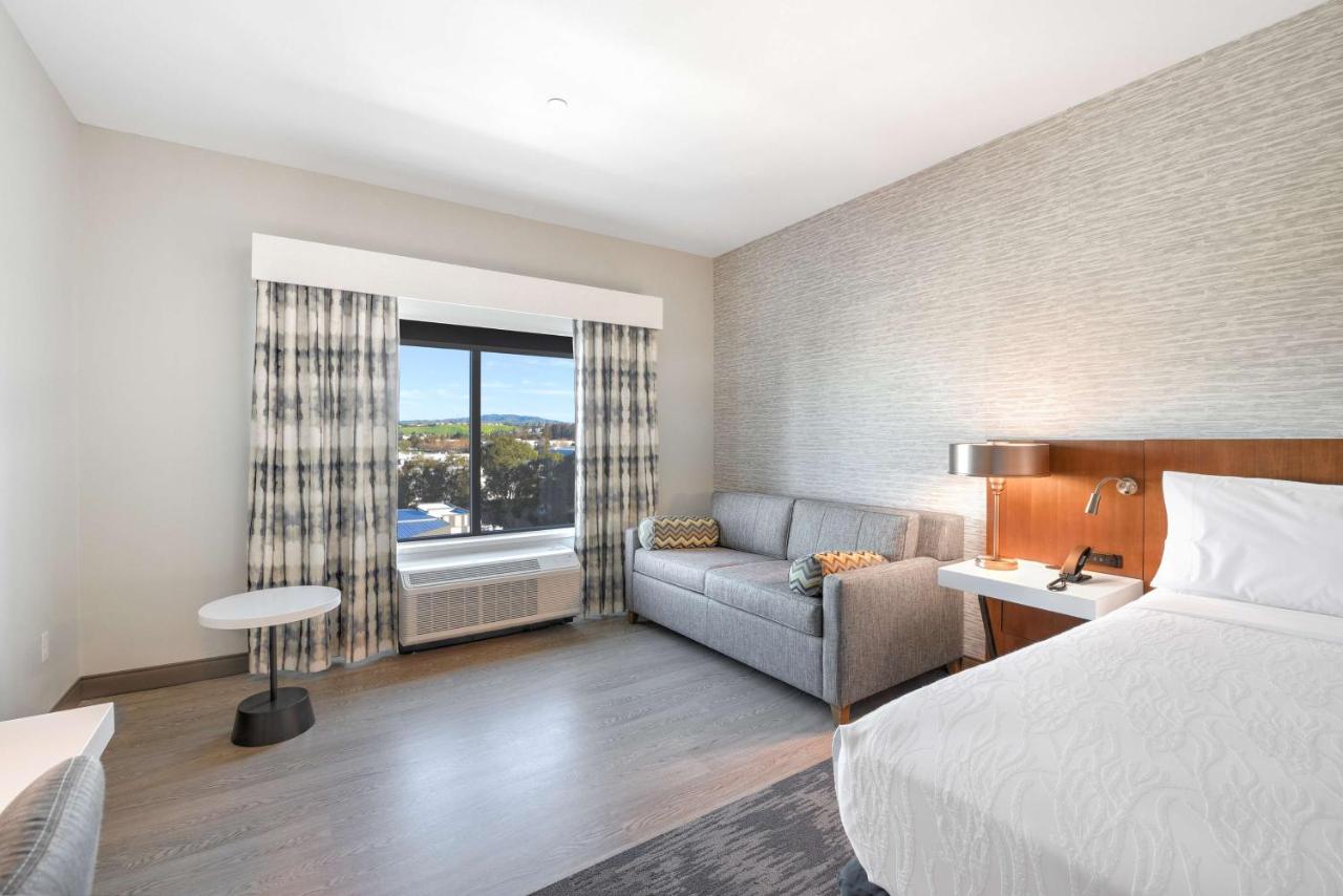 Deluxe King Room with Sofa Bed at Hilton Garden Inn Fremont Milpitas