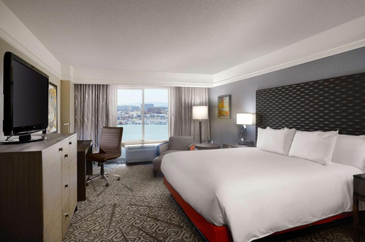 Deluxe King Room Bay/Marina View - Non-Smoking at DoubleTree by Hilton San Francisco Airport North Bayfront