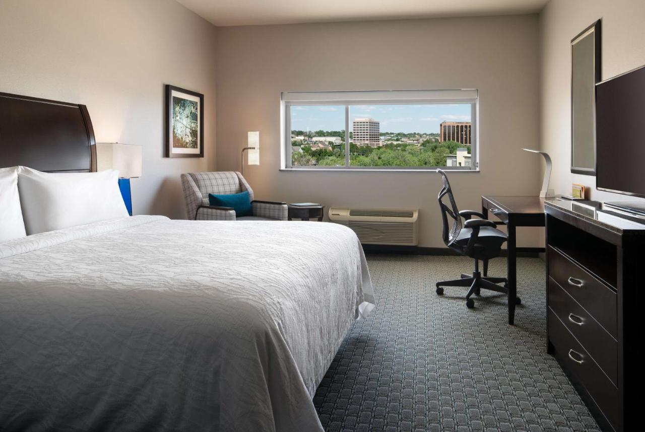 King Room at Hilton Garden Inn Denver/Cherry Creek