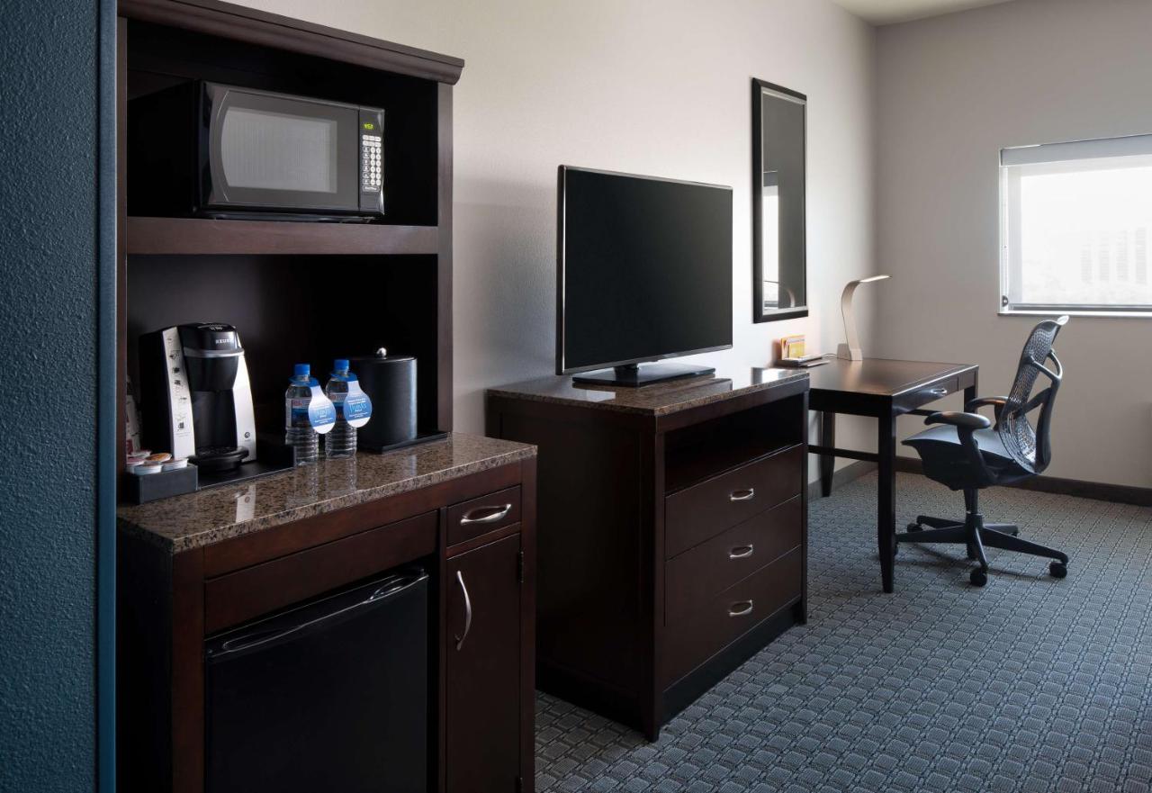 King Room at Hilton Garden Inn Denver/Cherry Creek