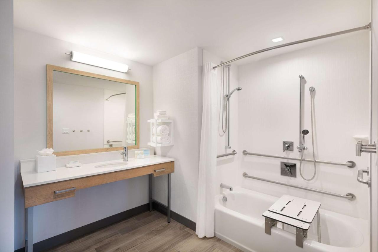  | Hampton Inn & Suites Watertown Boston, Ma