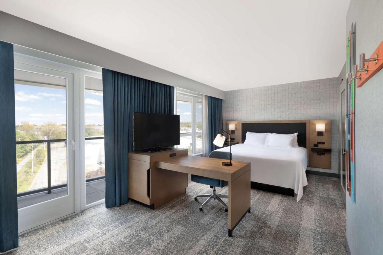  | Hampton Inn & Suites Watertown Boston, Ma