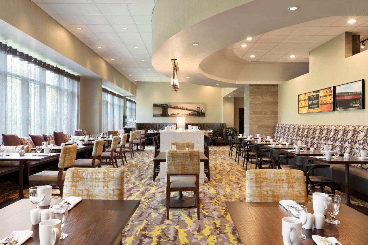 | Hilton East Brunswick