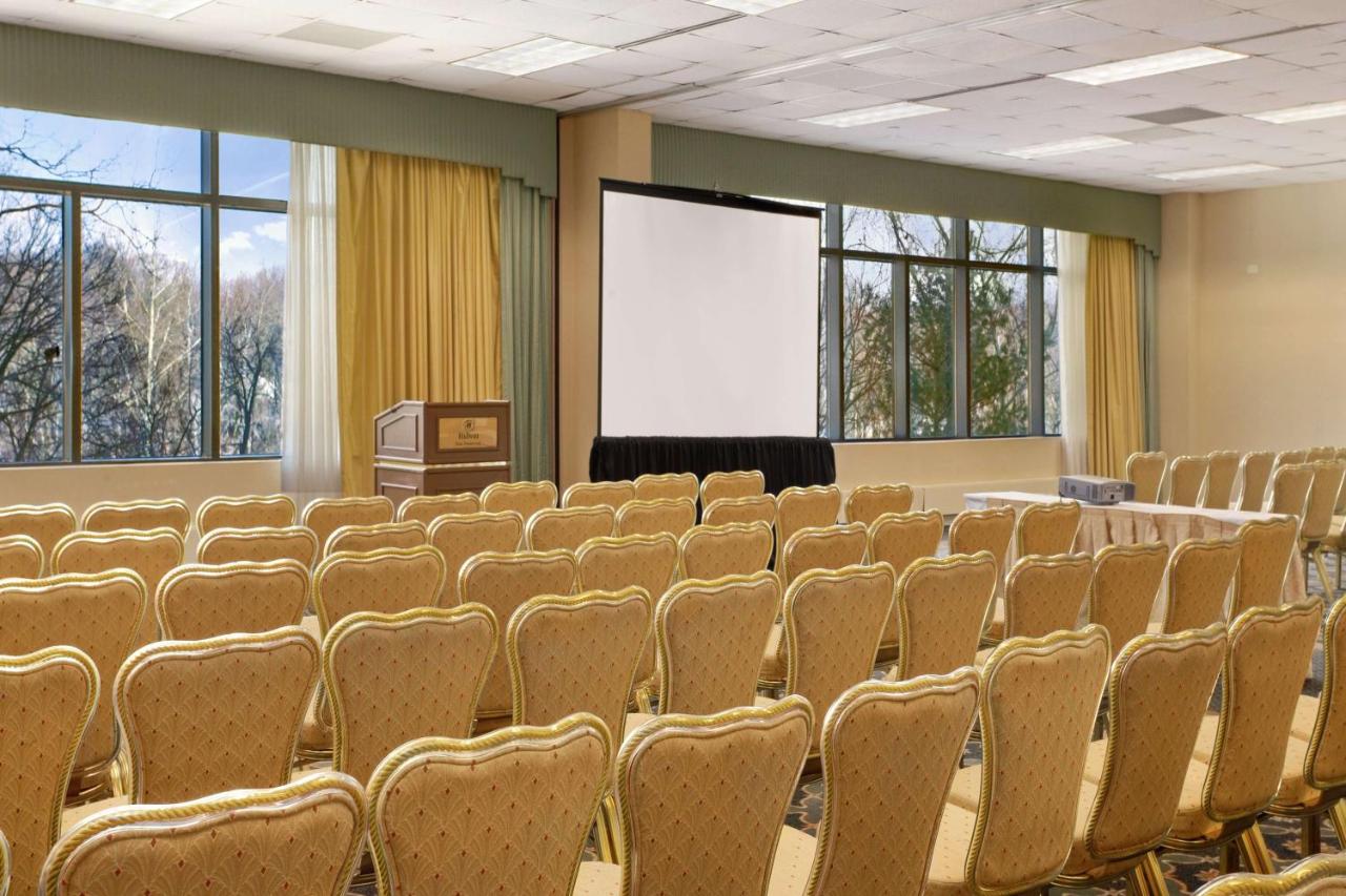 | Hilton East Brunswick
