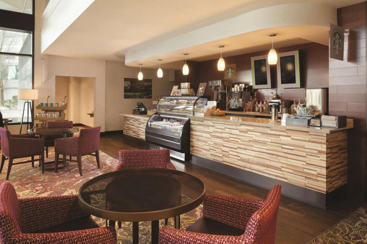 | Hilton East Brunswick