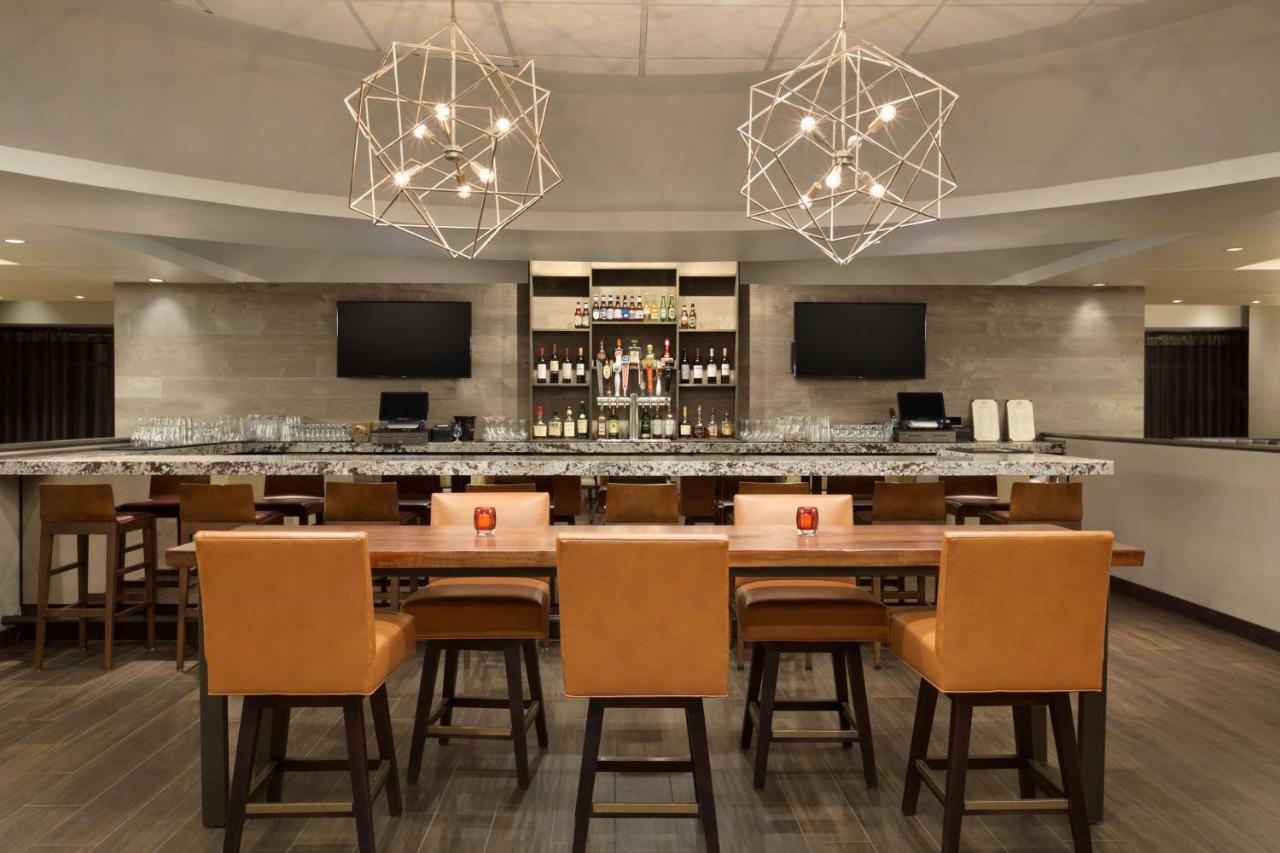 | Hilton East Brunswick